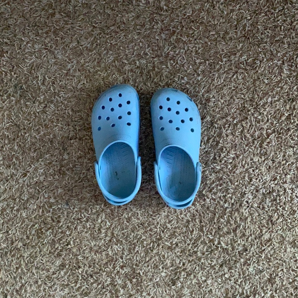 blue crocs